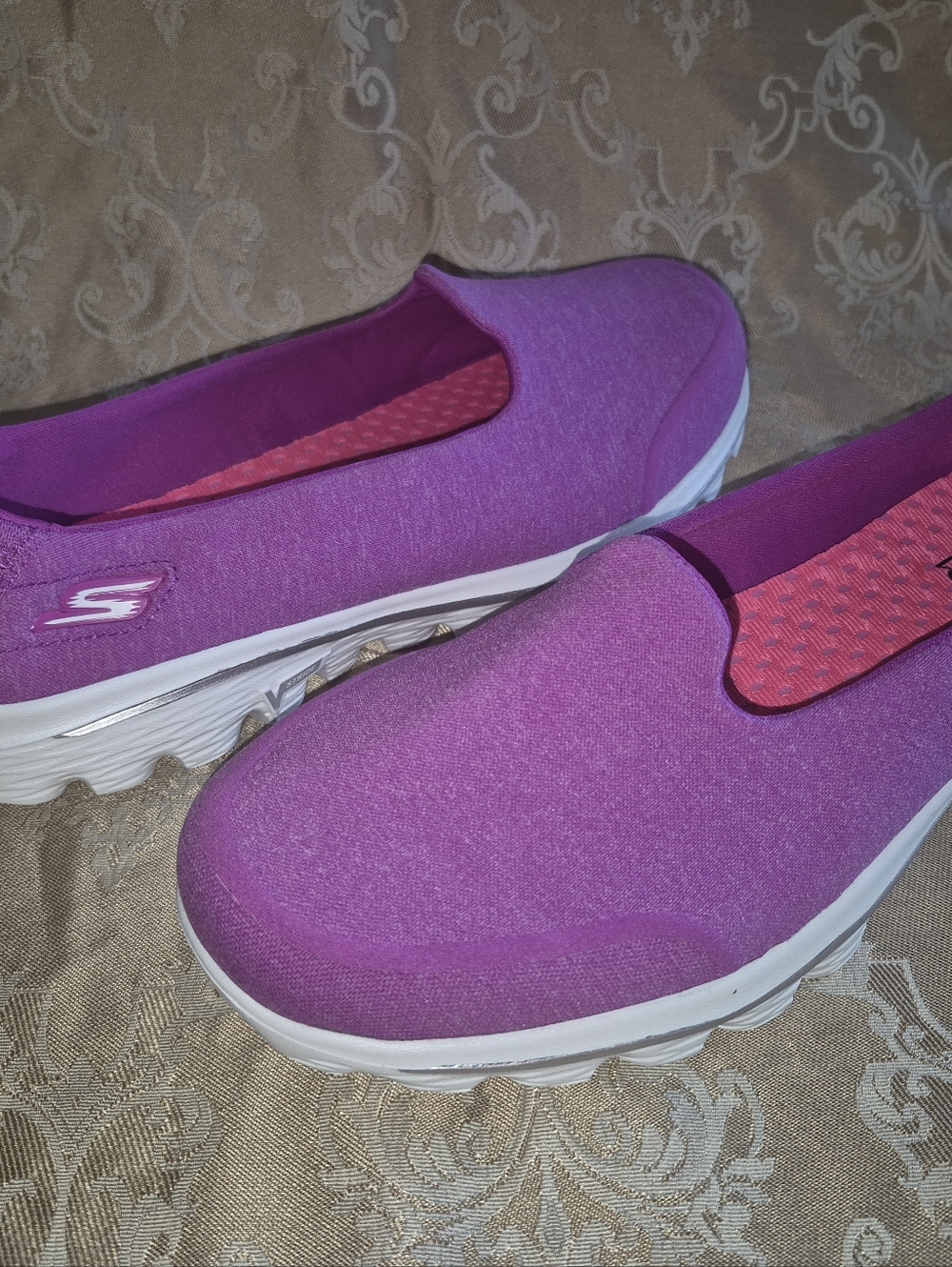 🔥Skechers 11 US Women's Go Walk 2 Courage Casual Slip On Purple Sneaker Walking